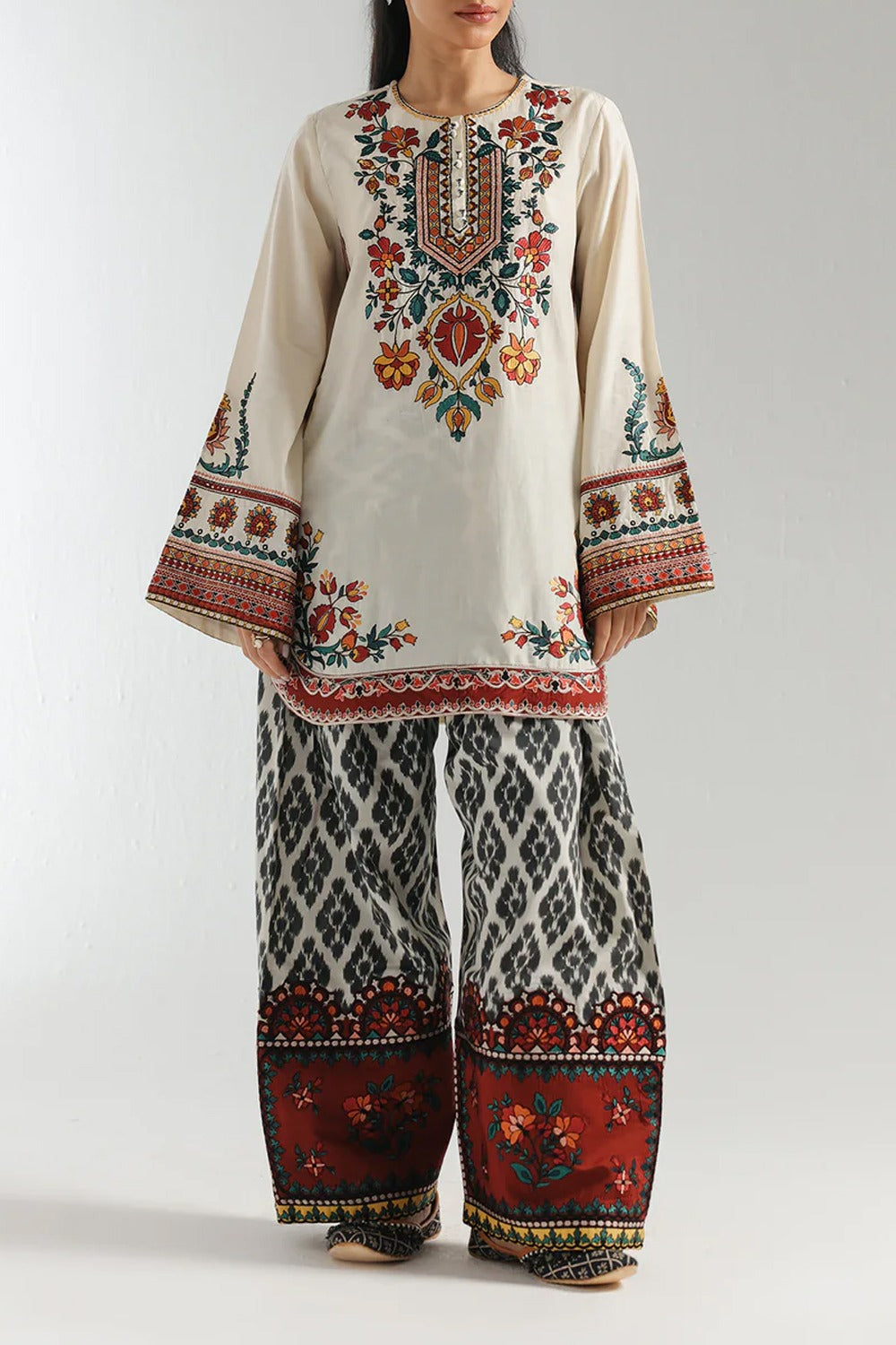 2 PIECE SUMMER STITCHED CO-ORD SET